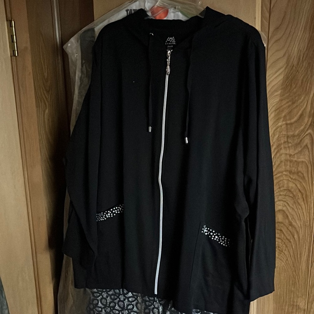 Avenue zip up with hood NWT 26/28